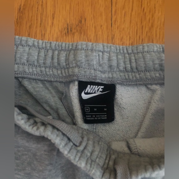 Nike men’s club joggers - Picture 3 of 6